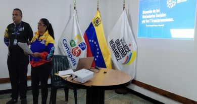 Movimientos sociales y personas con discapacidad debaten las 7T en Caracas