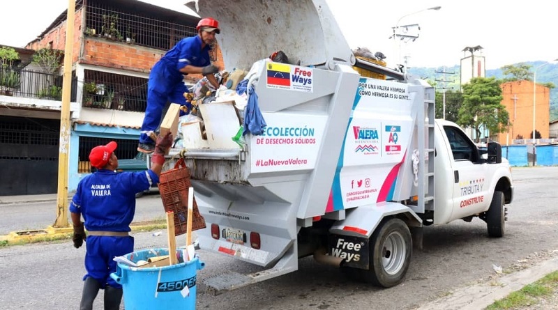 el gobernador Gerardo Márquez y representantes del sector comercial acordaron implementar un plan para mejorar los servicios públicos, especialmente en lo referente a la recolección de los desechos sólidos de la ciudad de Valera.