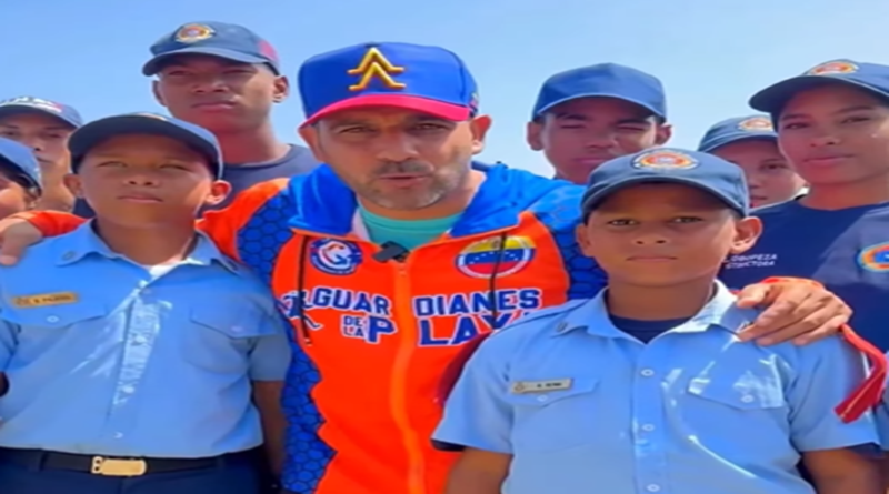 Reconocen labor de Brigada Juvenil Bomberos en Carnavales de La Guaira