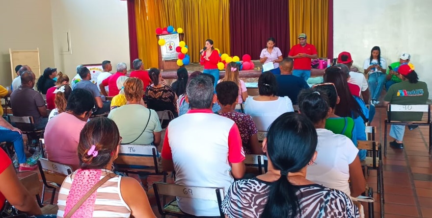 Líderes y lideresas CLAP debaten las 7T en Margarita