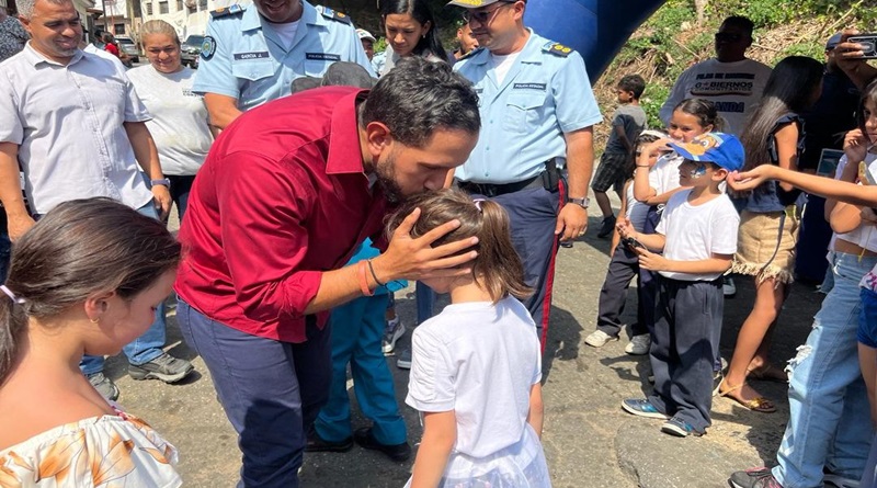 Niños y abuelos de Petare participaron en jornada de atención integral