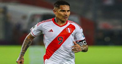 Paolo Guerreo renuncia a jugar en Perú