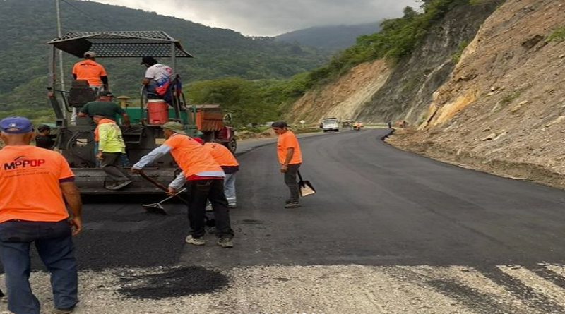 Mérida avanza en el plan de asfaltado de la vía de los túneles