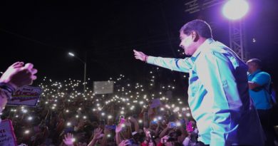 La población de la ciudad de Carúpano se concentra en apoyo al presidente