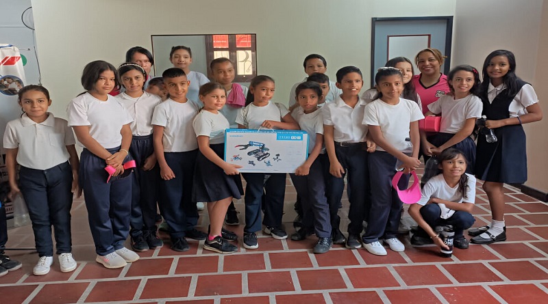 taller de robótica educativa como parte del Programa Nacional Semilleros Científicos