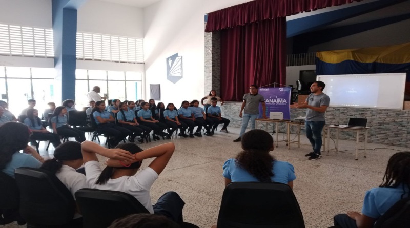 Estudiantes de Miranda aprenden sobre ciencia y tecnología mediante el CNTI