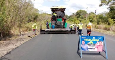 Avanza colocación de asfalto en vías del estado Falcón
