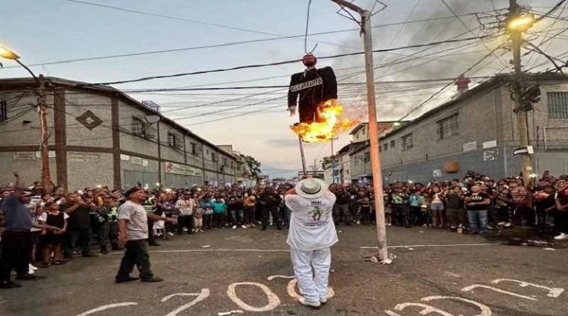 Celebran tradicional Quema de Judas de El Cementerio de Caracas