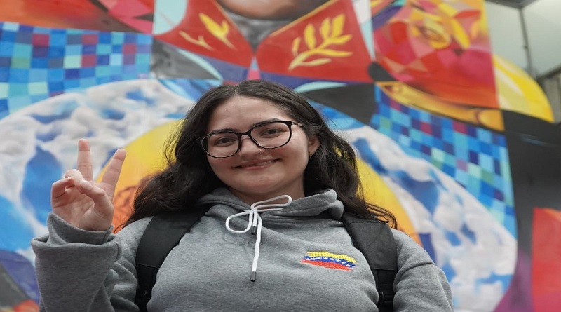 Joven venezolana forma parte del Festival de la Juventud en Rusia