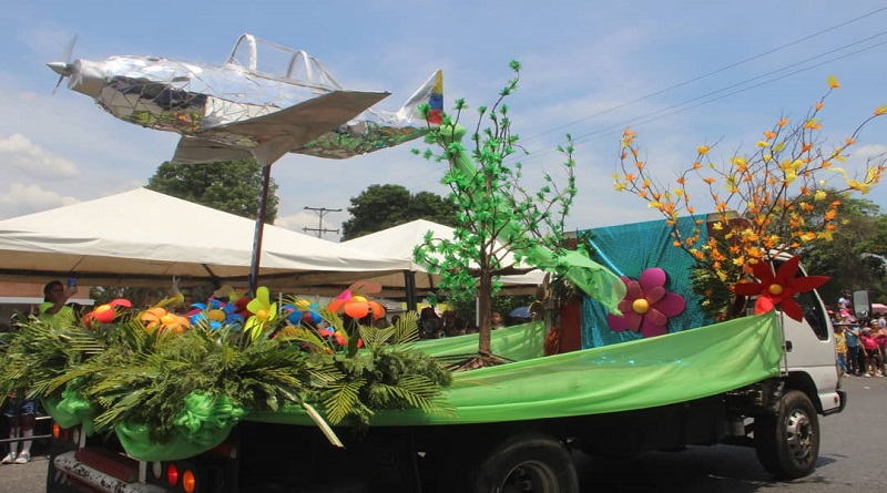 Maracay se llenó de color con tradicional Desfile de Ferias de San José 2024