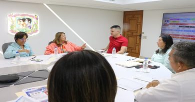 Realizan mesa de trabajo para atender el Sistema 1x10 del Buen Gobierno en Caracas