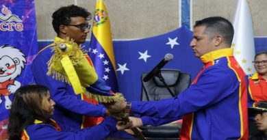 Abanderada delegación venezolana para Juegos de la Juventud en Bolivia
