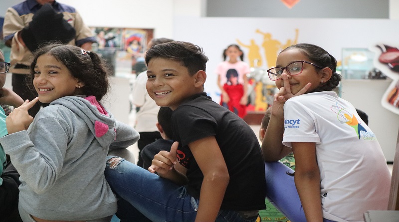 Semilleros Científicos disfrutarán del taller Átomos y Compuestos en Acción