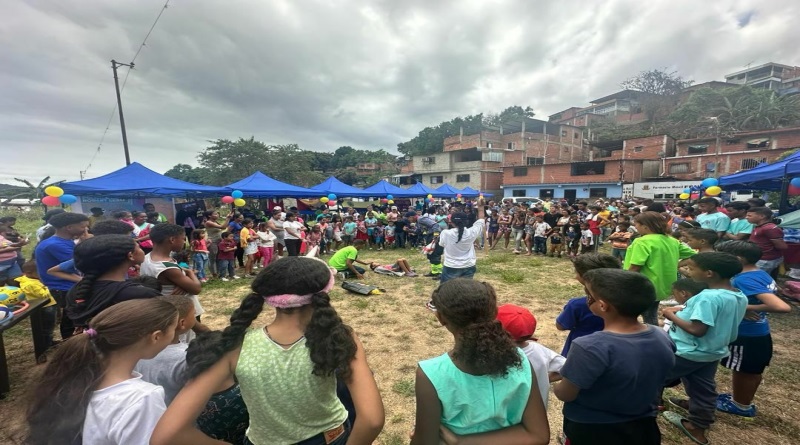 Favorecen a familias del estado Miranda con jornada de atención integral