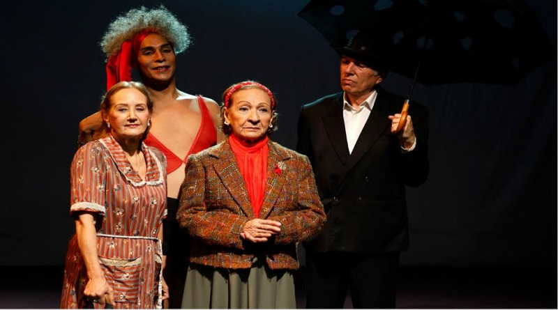 Aura Rivas cautiva a público caraqueño en cuatro tiempos teatrales