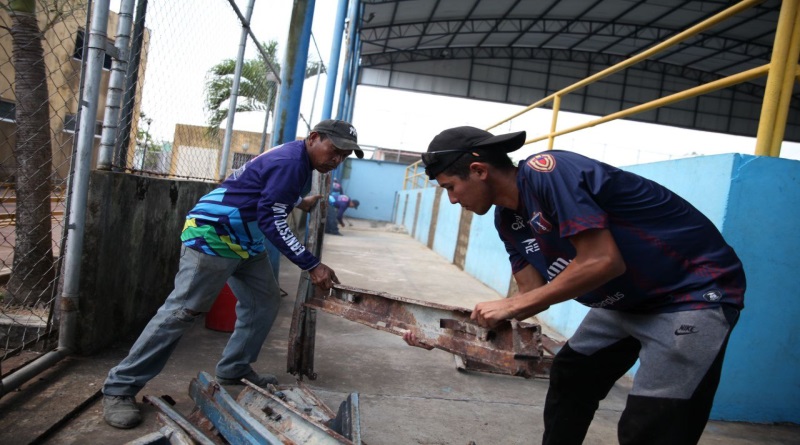 Avanza recuperación de cancha de usos múltiples en sector Viento Colao de Maturín