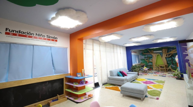 Autoridades del Gobierno nacional recorren instalaciones de fundación Niño Simón