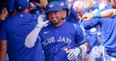 El aragüeño Eduardo Escobar se despide de las grandes Ligas por el momento