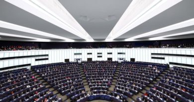 Parlamento Europeo ratifica ley para la regulación de la inteligencia artificial