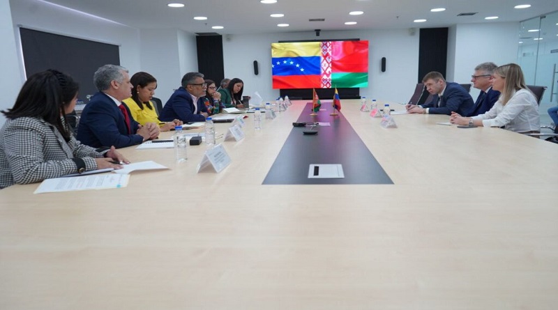 Venezuela y Belarús se reúnen para fortalecer la relación industrial
