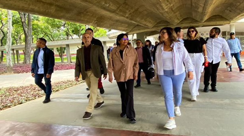 Entregan obras recuperadas y auditorio Carlos Marx de FACES en UCV