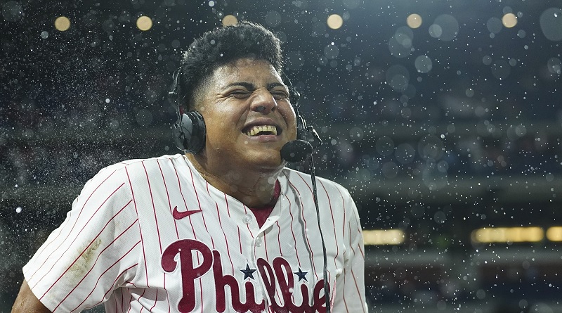 Ranger Suárez propina nueve arepas a los Rockies de Colorado