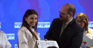 Mujeres emprendedoras son beneficiadas con créditos del BDV