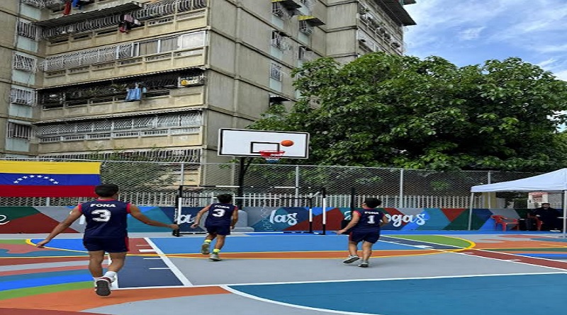 Recuperan cancha múltiple en la parroquia Caricuao de Caracas