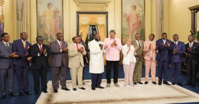 Jefe de Estado recibe al líder religioso David Owuor en el Palacio de Miraflores