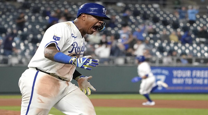 Salvador Pérez deja en el terreno a los Astros de Houston