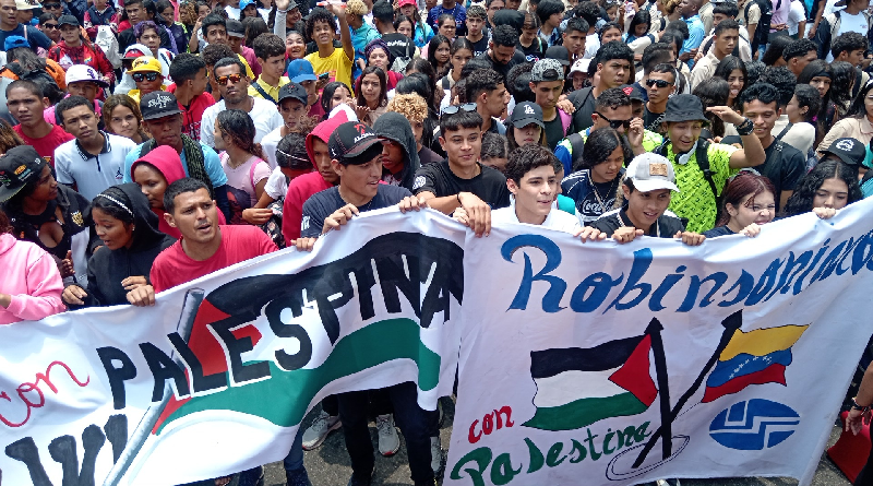 Estudiantes se movilizan en solidaridad con pueblo de Palestina