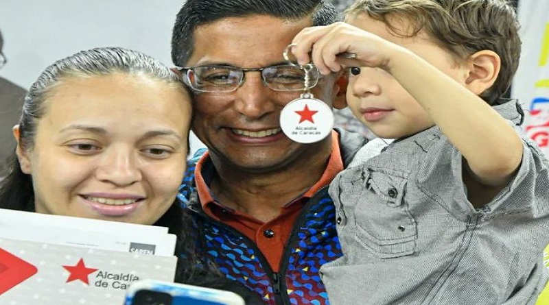 Gobierno de Caracas beneficia a Familias vulnerables con la entrega de viviendas