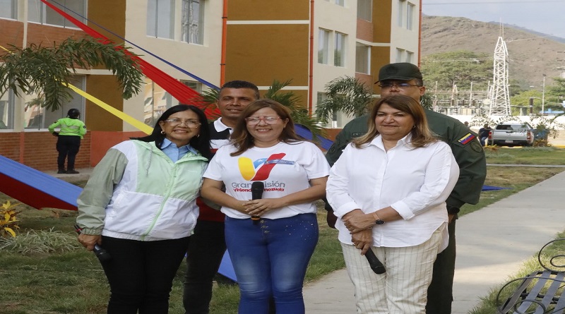 Entregan multifamiliares en el urbanismo “Antonio Ricaurte” en Aragua