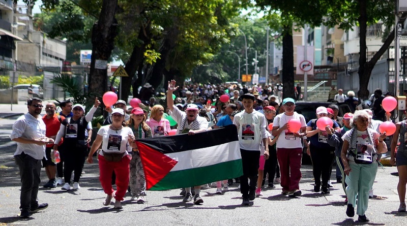 Habitantes de Caracas participan en Maratón Solidario por Palestina