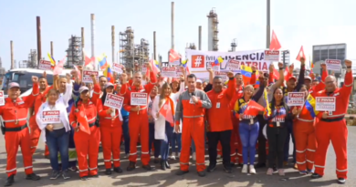 Petroleros de Paraguaná entregan más de 4 mil firmas contra bloqueo imperial