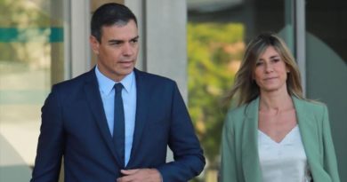 Pedro Sánchez informa que el 29 A decidirá si renuncia a gobierno de España