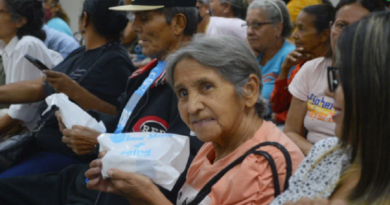 Benefician con insumos médicos a jubilados en Yaracuy