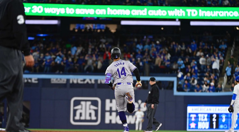Ezequiel Tovar sigue con su buen momento en MLB