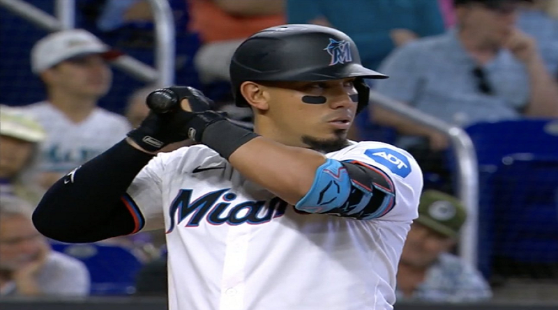 Jhonny Pereda debuta en la MLB con los Marlins después de 11 años en las menores
