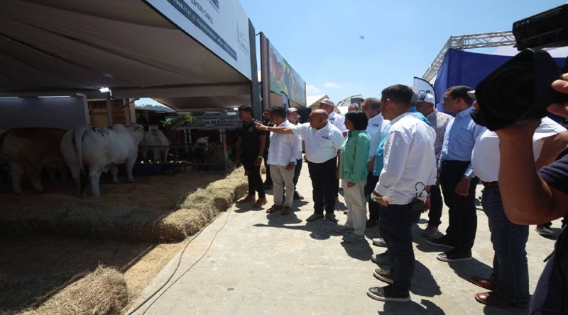 Vicepresidenta Ejecutiva inaugura XLVII Feria Nacional del Cebú y sus Cruces