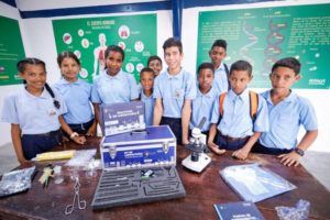 Activan laboratorios de química en escuelas de Miranda