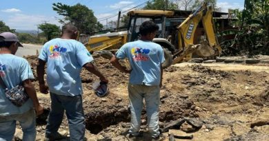 Reparan tubería matriz en Paz Castillo, en Miranda