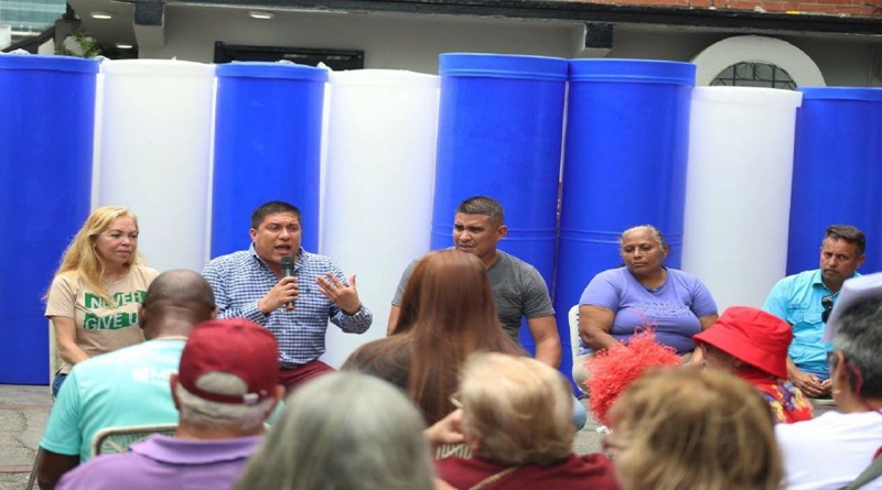 Sistema 1x10 garantiza servicio de agua a familias de Chacao