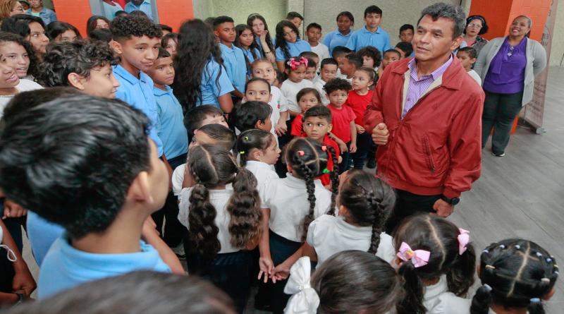 Desarrollan jornada “TSJ va a tu Escuela" en Caracas
