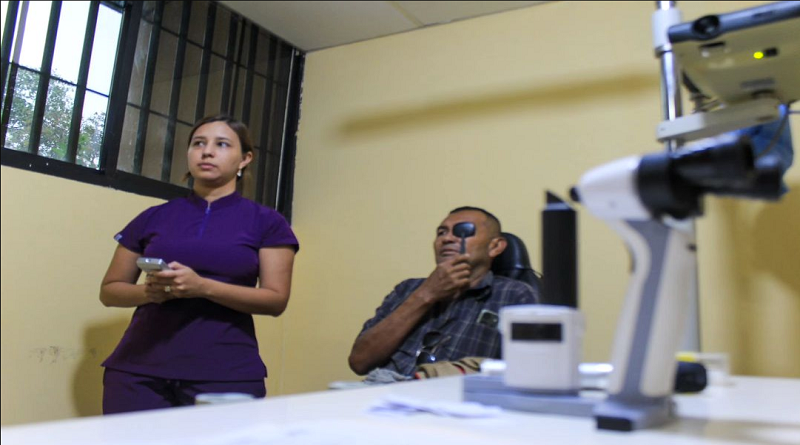 Abuelos y abuelas recibieron atención oftalmológica en Delta Amacuro