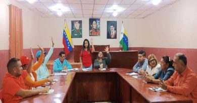 Entrega permisos de rutas de transporte público en Apure