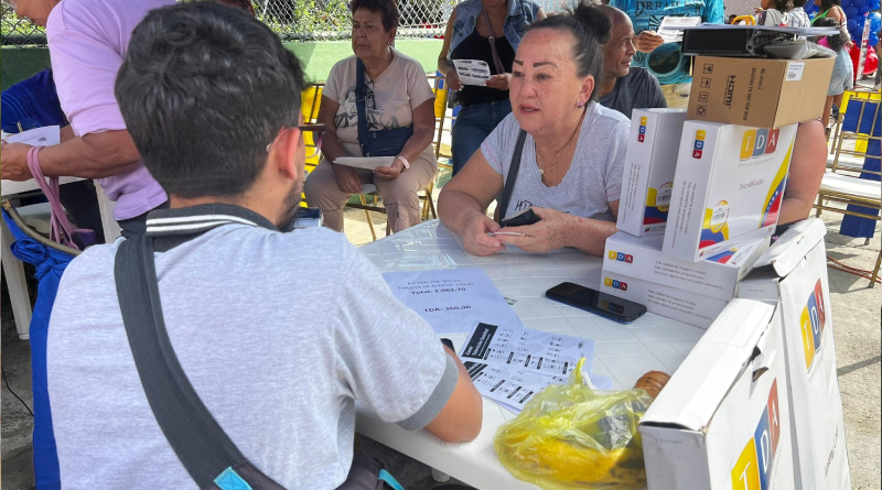Más de 100 Familias beneficiados con nuevos equipos de Cantv en Caracas