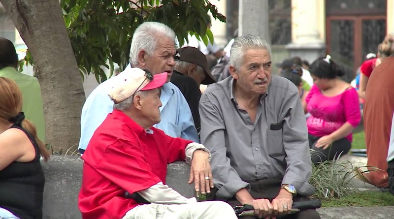 Realizan debate sobre la Ley de Protección de pensiones en Chacao