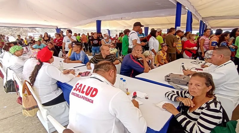 Jornada social “Estrella de Mar” favorece a familias de La Guaira