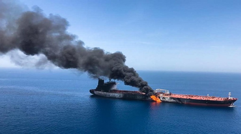 Rebeldes hutíes atacan tres barcos vinculados con Israel